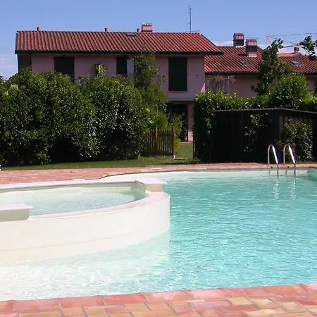 La Romantica Pool And Garden House Aparthotel 4*
