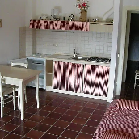 Aparthotel La Romantica Pool And Garden House Manerba del Garda